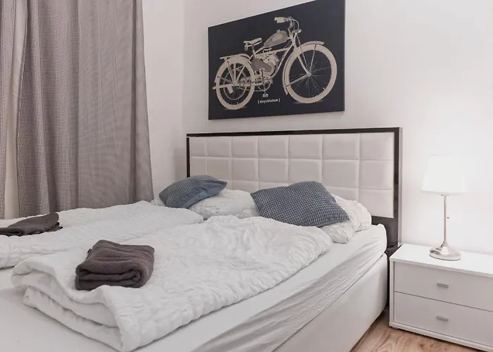 Beautiful 2br With Fast Wifi In Prime Location *