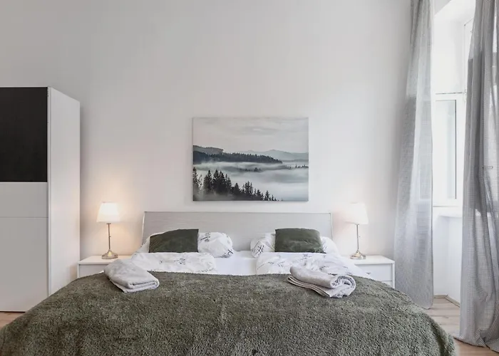 Beautiful 2br With Fast Wifi In Prime Location